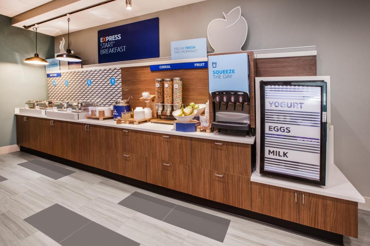 Express & - Downtown By Ihg Hotel
